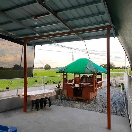 Praise Farmhouse - Private Farmhouse Staycation Baliuag ภายนอก รูปภาพ