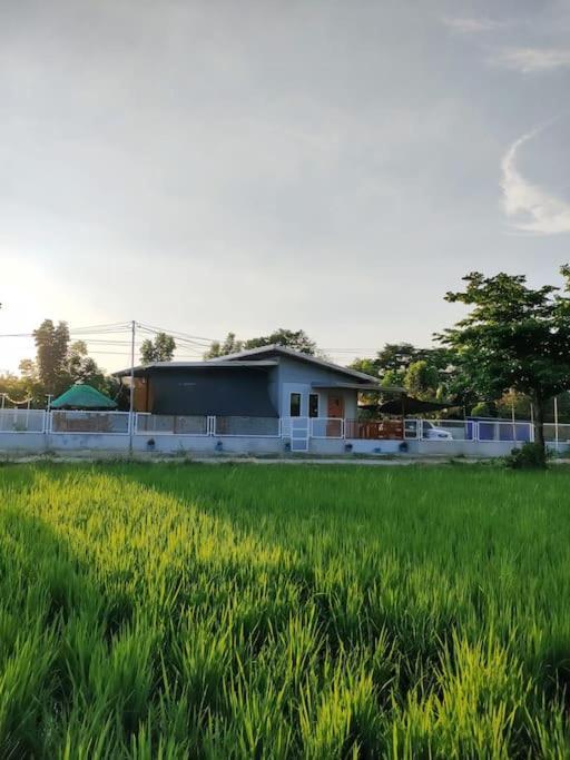 Praise Farmhouse - Private Farmhouse Staycation Baliuag ภายนอก รูปภาพ